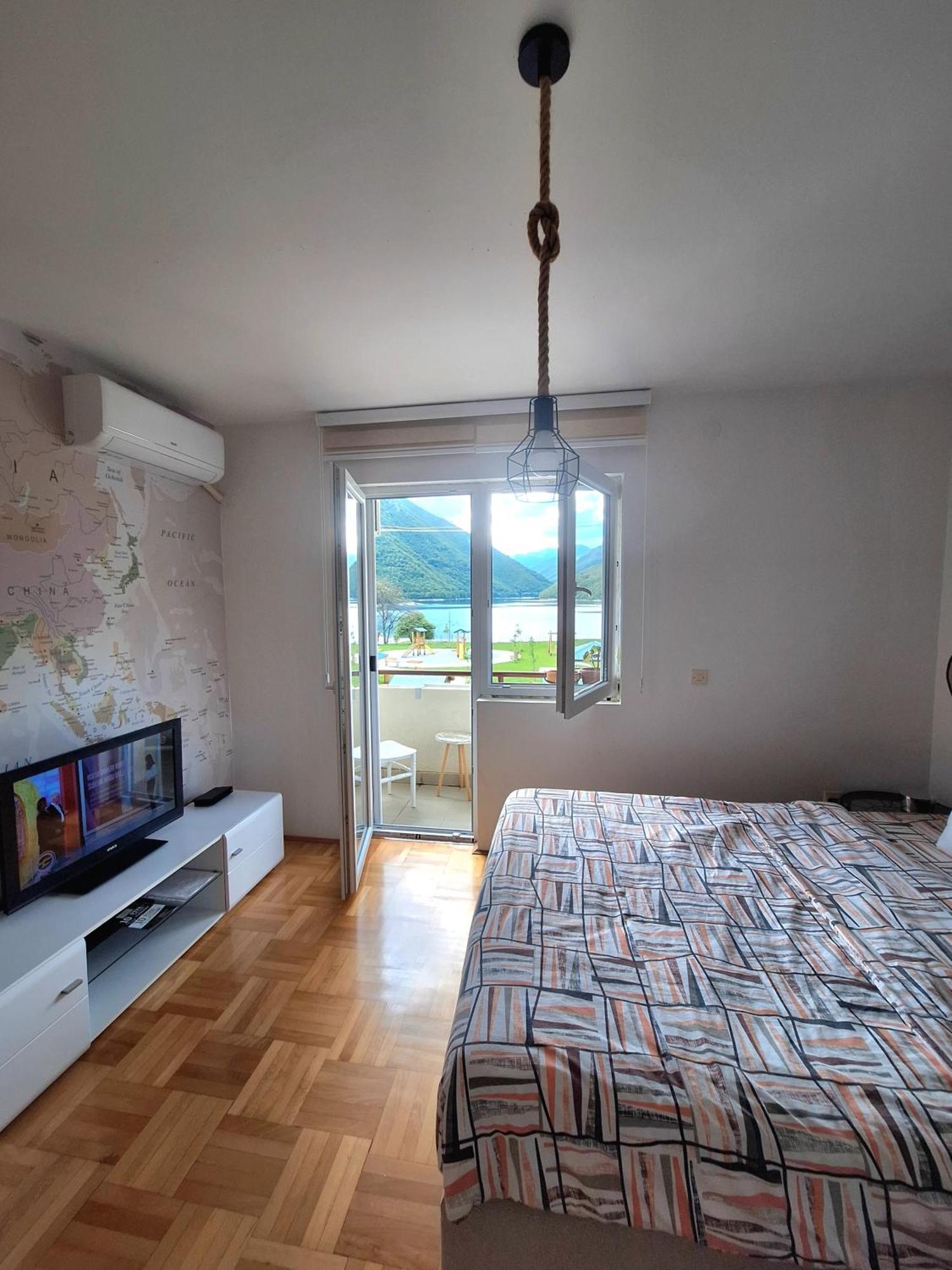 Apartment Lake Story Pluzine Bagian luar foto