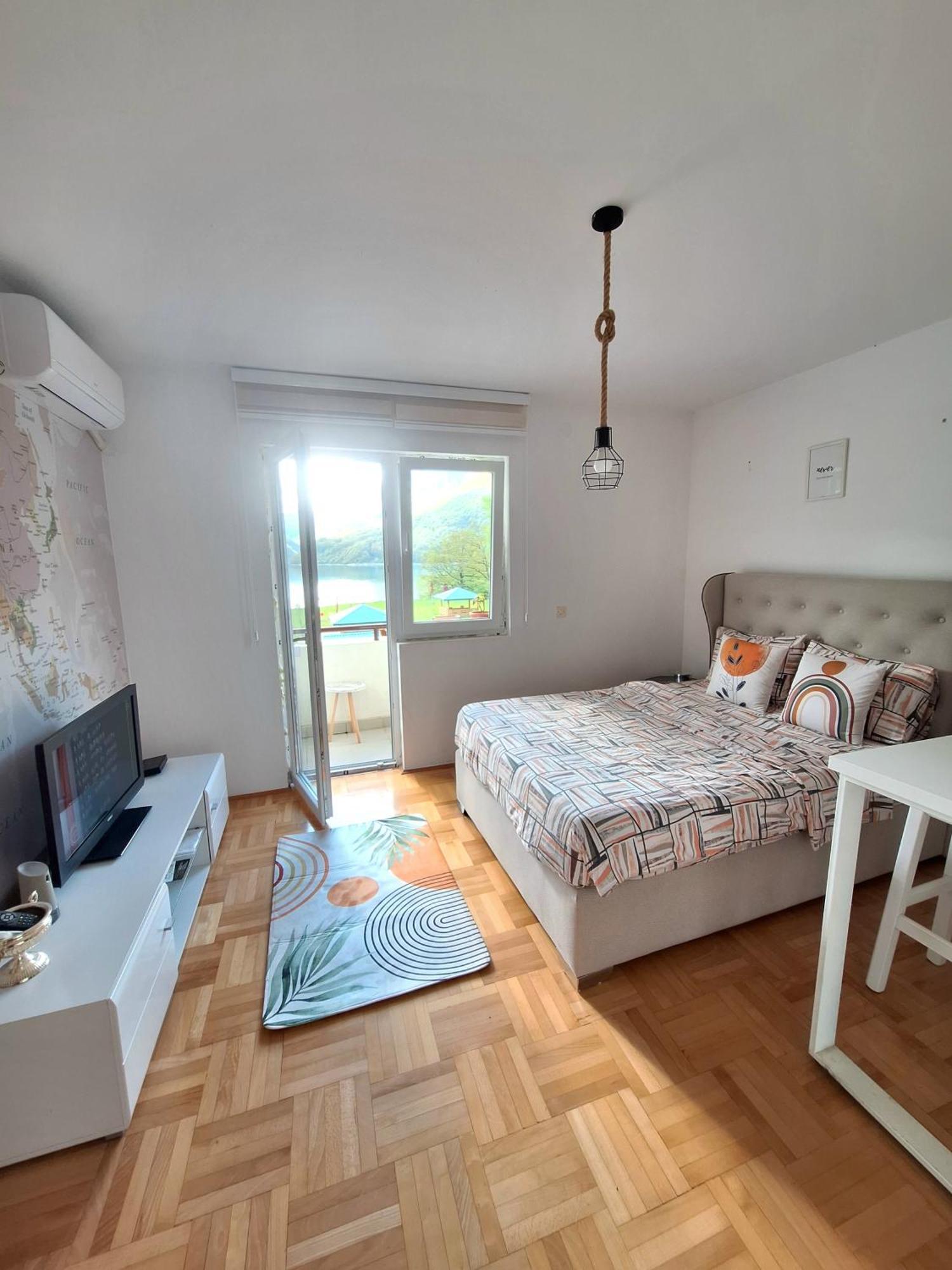 Apartment Lake Story Pluzine Bagian luar foto