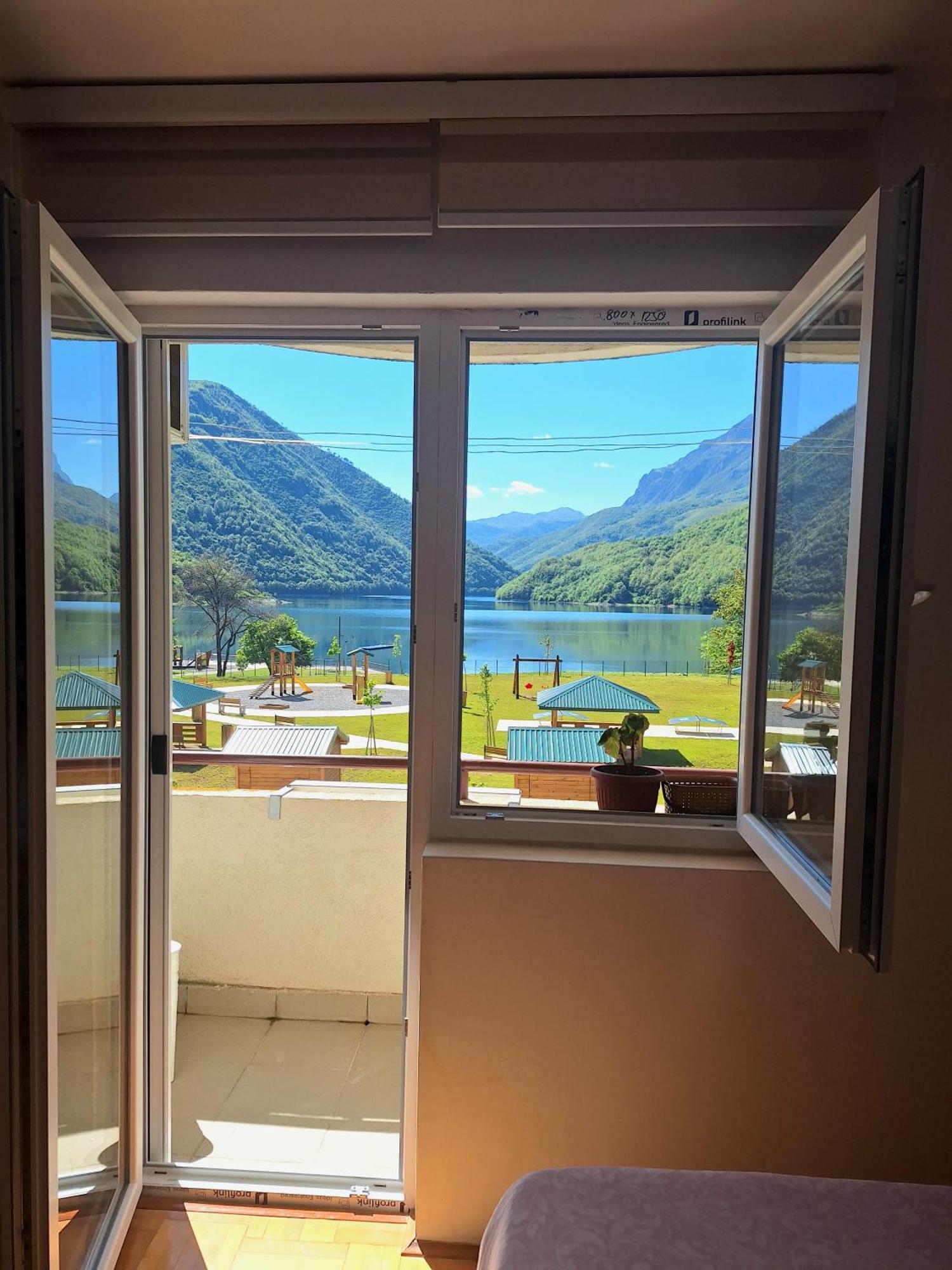 Apartment Lake Story Pluzine Bagian luar foto